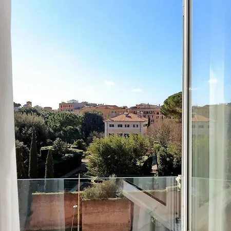 Julie's Renovated View شقة *