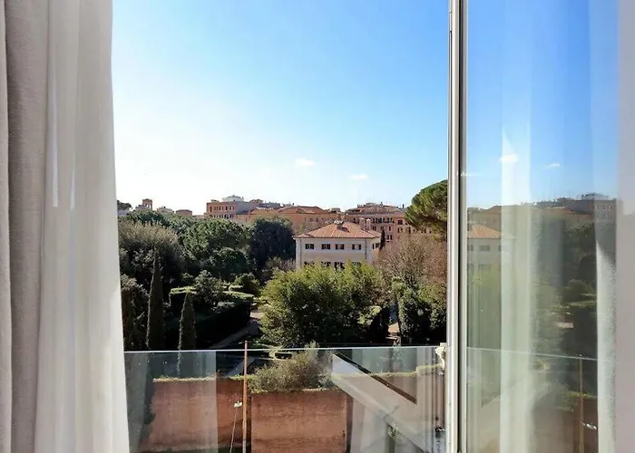 Julie's Renovated View Apartment *